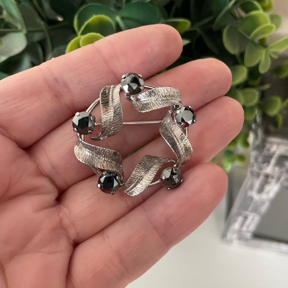 VINTAGE SIGNED CC CURTIS CREATIONS STERLING SILVER MARCASITE RIBBON LEAF BROOCH